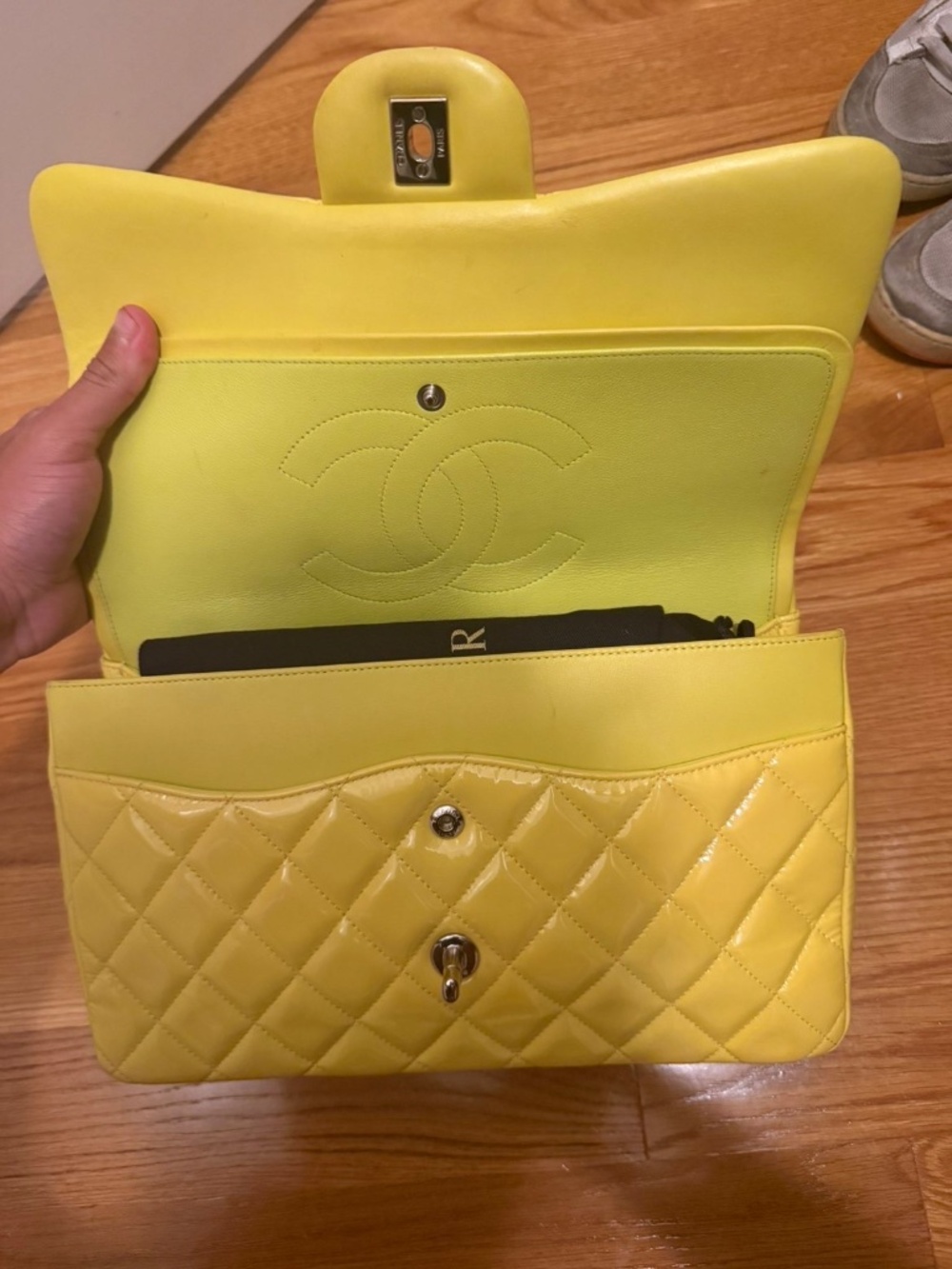 Authentic Chanel patent leather flap bag - Picture 3 of 5